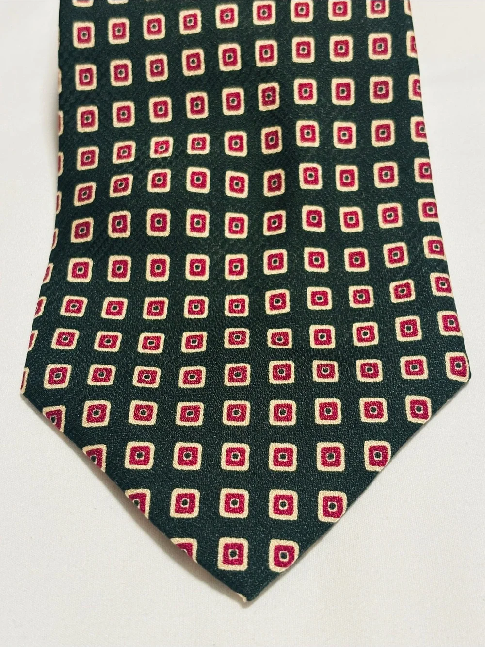 Polo Ralph Lauren Men’s Geometric Pattern Green and Red Necktie 58”